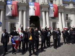 Los mineros rescatados en Chile, fueron recibidos como héroes por el presidente Piñera en el Palacio de la Moneda. REUTERS  /