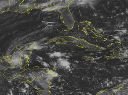 Imagen satelital de hoy de la depresión tropical Richard al sur de Campeche. AP  /