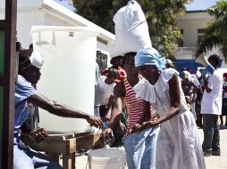 El ritmo de muertes por una epidemia de cólera en Haití baja luego de que se reforzara una operación médica para combatirla. EFE  /