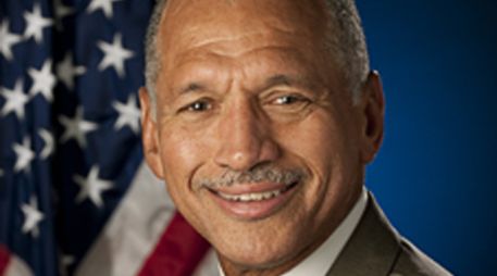 Bolden fue nombrado director de la NASA por el  presidente Barack Obama, NASA  /