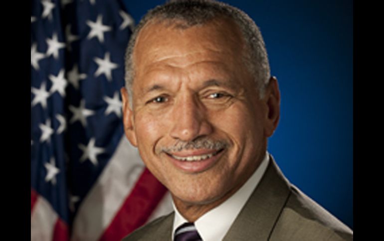 Bolden fue nombrado director de la NASA por el  presidente Barack Obama, NASA  /