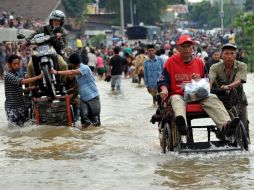 El tsunami ocasionó que poblaciones como Pagai y Silabu quedaran bajo el agua. AFP  /