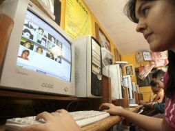 Los servicios de internet han sido los que mayor beneficio le han dado a Telmex. ARCHIVO  /