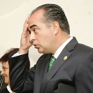 Rehúsa Rodenas retirar malla de acceso a la Playa de Tenacatita