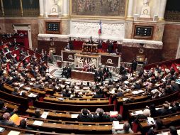 Diputados durante una sesión semanal en la Asamblea Nacional, en París. EFE  /