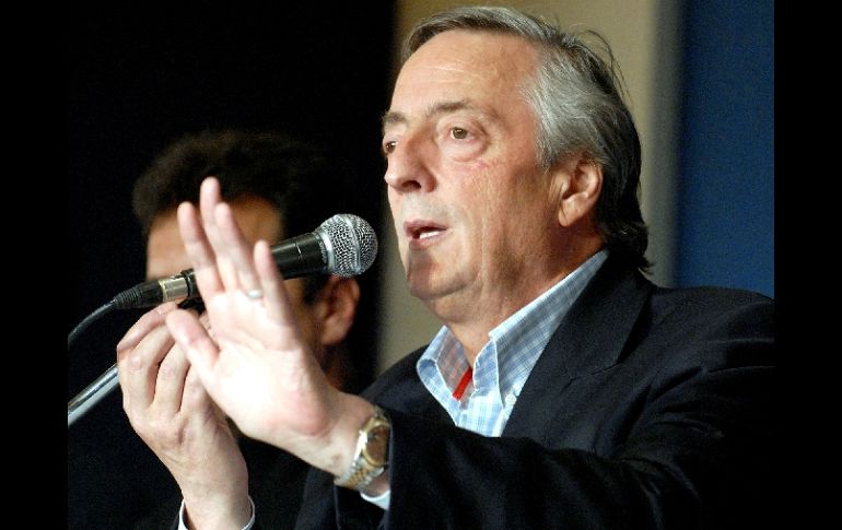 Néstor Kirchner gobernó Argentina de 2003 a 2007, cediendo el cargo a su esposa Cristina Fernández. NTX  /