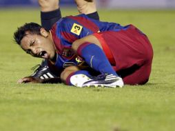 El jugador Jeffrén Suárez cayó lesionado en el minuto 30 en el duelo ante Ceuta. EFE  /
