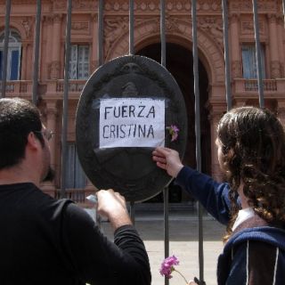 Gobiernos y políticos latinoamericanos lamentan muerte de Kirchner