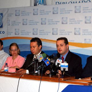 Panistas presentan juicio de nulidad ante el TAE por deuda tapatía