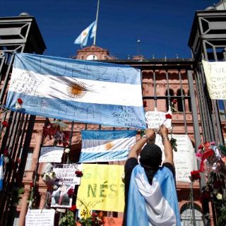 Strauss-Kahn destaca el liderazgo de Kirchner en crisis de 2001 en Argentina