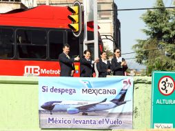 Integrantes de la ASSA de Mexicana de Aviación se manifiestan en Viaducto y Coyoacán de la Ciudad de México. EL UNIVERSAL  /