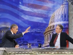 Barack Obama y humorista Jon Stewart, en la grabación del programa de televisión Daily Show, en Washington. AP  /