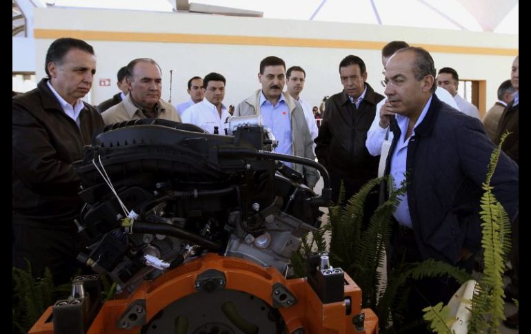 El presidente Felipe Calderón, asistió a la inauguración de la filial mexicana de Chrysler en Saltillo, Coahuila. EFE  /