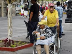 Las mujeres mexicanas tienden a vivir más que los hombres, indica estudio sobre esperanza de vida realizado por el Inegi. E. BARRERA  /