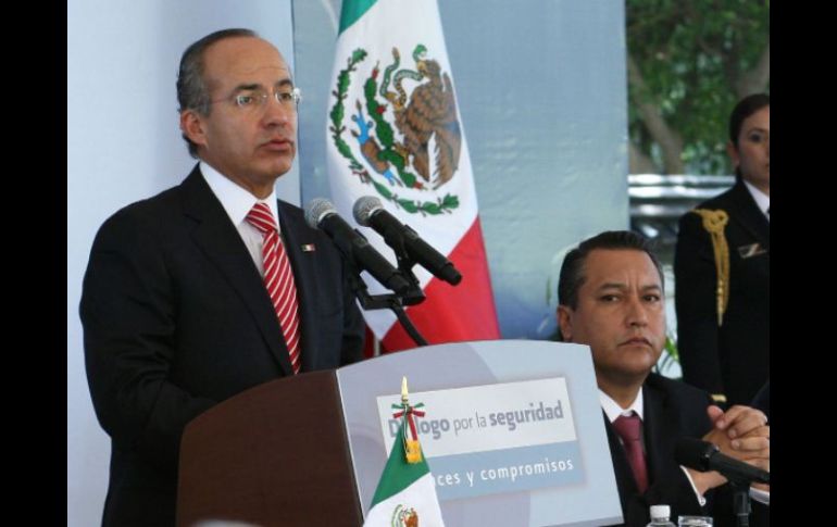 Calderón se reunió con el gobernador de Nuevo león luego de los hechos violentios de los últimos días. EFE  /