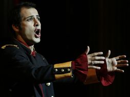 El contratenor Santiago Cumplido se presentó el viernes pasado con la OFJ, en el Teatro Degollado. M. FREYRÍA  /