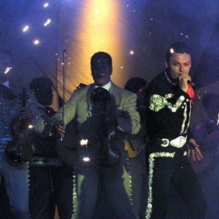 Pedro Fernández festejará sus 30 años de trayectoria