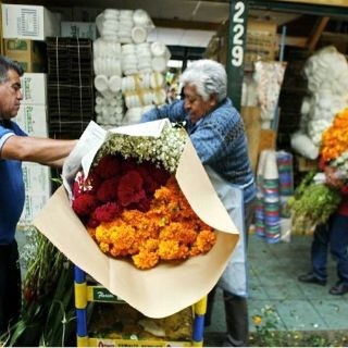 Incrementan hasta el 300 por ciento a precio de flores