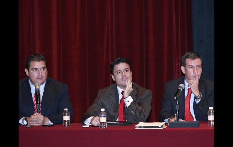 Los alcaldes de Zapopan, Guadalajara y Tlaquepaque al anunciar su rechazo al BRT. ARCHIVO  /