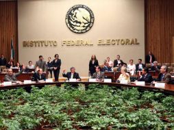 La visita de los consejeros del IFE al vecino país durará dos días. NTX  /