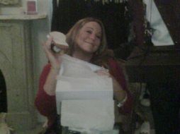 Nick ha insistido a Mariah en que debe usar zapatos planos y dejar de momento a un lado los tacones. FOTO TOMADA DE TWITTER  /