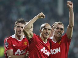 Los jugadores del Manchester United celebran uno de los tantos en el juego ante los turcos. REUTERS  /