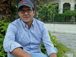 Carlos López de Alba es el editor de la revista literaria Reverso. E. BARRERA  /