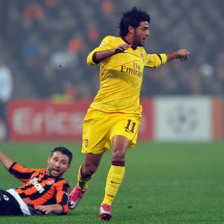 Vela no pudo salvar al Arsenal de la derrota