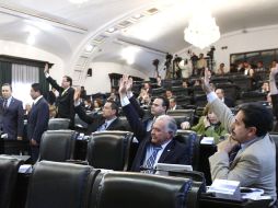 El paquete de reformas sólo fueron aprobadas en lo general por los senadores. EL UNIVERSAL  /