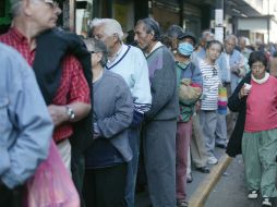 Los pensionados son uno de los grupos que se verían afectados de no hacer reformas a tiempo. S. NÚÑEZ  /