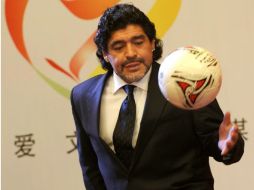 Diego Armando Maradona no quiso hablar de la posibilidad de dirigir a otro equipo en un futuro. AFP  /