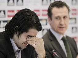 El ex jugador Rubén de la Red suelta en llanto en plena rueda de prensa. EFE  /
