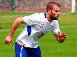 Emanuel Villa, durante la práctica en campo sintético. MEXSPORT  /
