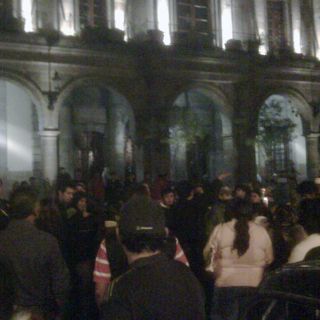 Manifestación en Palacio Municipal impide flujo vehicular