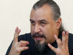 El director de teatro Fausto Ramírez convoca a la ciudadanía para que se sume a la protesta contra la violencia. E. BARRERA  /