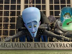 Titán es de color azul estridente, su vestuario es de una estrella de rock and roll. EFE  /