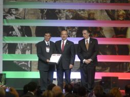El Presidente Felipe Calderón y Bruno Ferrari, Secretario de Economía, encabezaron la clausura de la Semana Nacional PyME. NTX  /