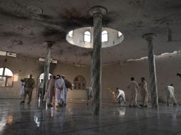 Al menos 64 personas murieron luego de que un atacante arrojara bomba dentro de una mezquita. REUTERS  /