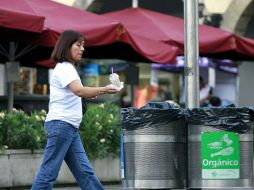 Guadalajara contará con 10 mil botes inteligentes en el corazón del Centro Histórico para ayudar en la recolección de basura. ARCHIVO  /