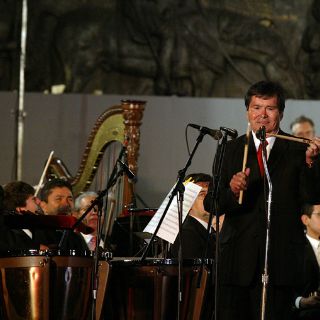 Entregan Medalla Francisco Medina Ascencio