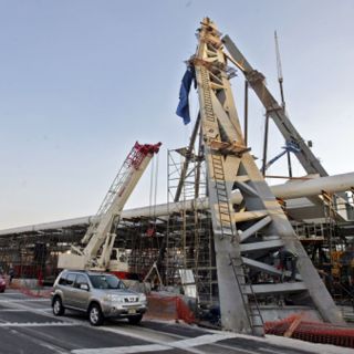 Cierran tramo de Lázaro Cárdenas por Puente Matute Remus