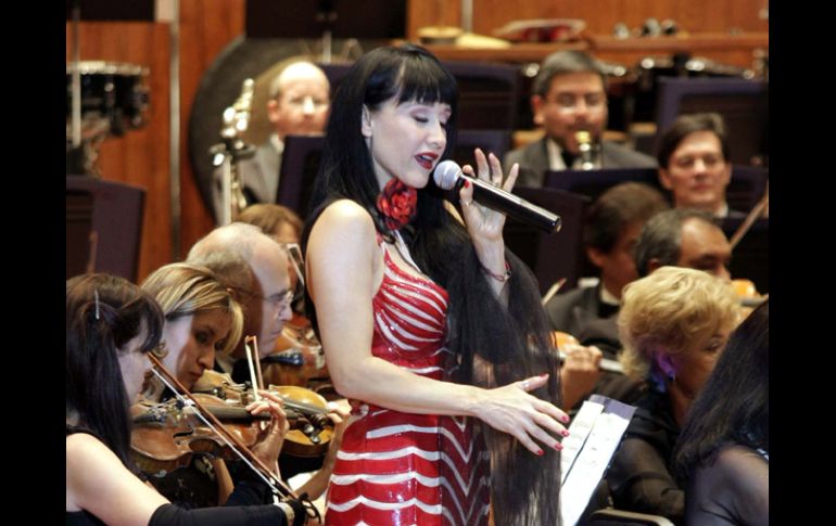 Durante dos horas mostró y deleitó a su público con su talento y capacidad vocal. NOTIMEX  /