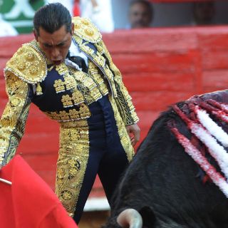 Calientan fría tarde Zotoluco y Payo en la Plaza México