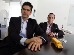 Alberto Moreno y Carlos Mendoza, de la firma que posee 32% de las acciones de la aerolínea. ARCHIVO  /