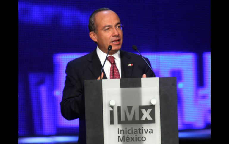 Felipe Calderón anuncia que ayudará a fortalecer los proyectos productivos y sociales, como es el caso de Iniciativa México. NTX  /
