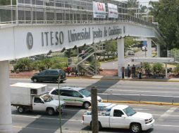 La obra permitiría volver a utilizar la Avenida Camino al ITESO. ARCHIVO  /