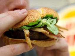 La industria de la comida rápida gastó el año pasado cuatro mil 200 MDD en publicidad. EFE  /