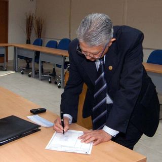 Entregan nuevo cheque a la UdeG