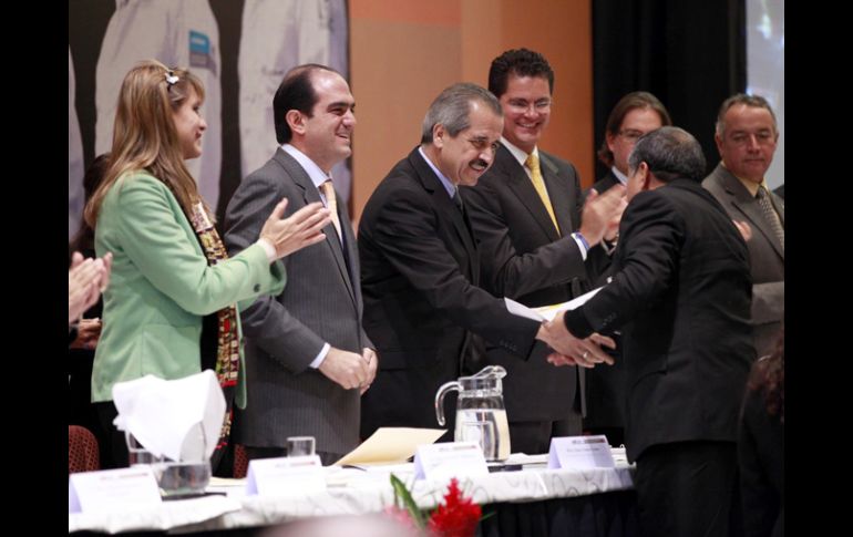 La Subsecretaria de Integración y Desarrollo del Sector Salud, el director del IMSS y el secretario de Salud, José Ángel Córdoba. NTX  /