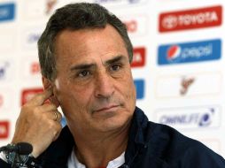 José Luis Real quiere seguir con Chivas por lo menos tres años más. MEXSPORT  /